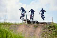 Im Bikepark Friedewald Wolftrails kurz nach der Eröffnung während Videodreh mit Rhöntrail. Models: Andi Rohe, Ronny Quittschalle, Paddi Salmon, Anne.