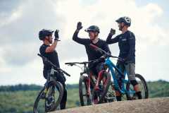 Im Bikepark Friedewald Wolftrails kurz nach der Eröffnung während Videodreh mit Rhöntrail. Models: Andi Rohe, Ronny Quittschalle, Paddi Salmon, Anne.