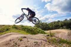 Im Bikepark Friedewald Wolftrails kurz nach der Eröffnung während Videodreh mit Rhöntrail. Models: Andi Rohe, Ronny Quittschalle, Paddi Salmon, Anne.